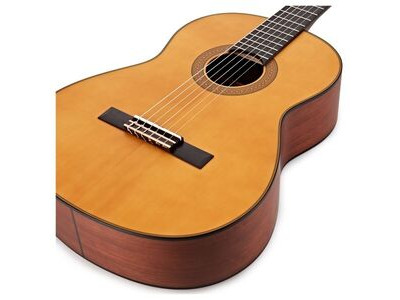 Yamaha CG122MS CLASSICAL ACOUSTIC GUITAR
