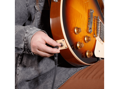 D'Addario Classic Series Instrument Cable, Right Angle Plug, 20 feet click to zoom image