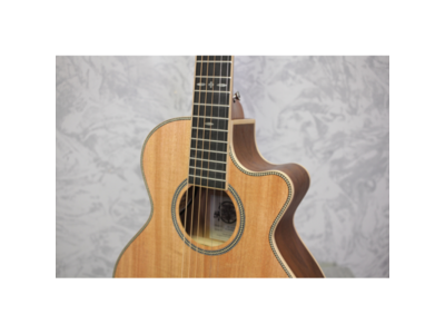 Tanglewood TRTCEBW Travel Size Electro Acoustic Guitar click to zoom image
